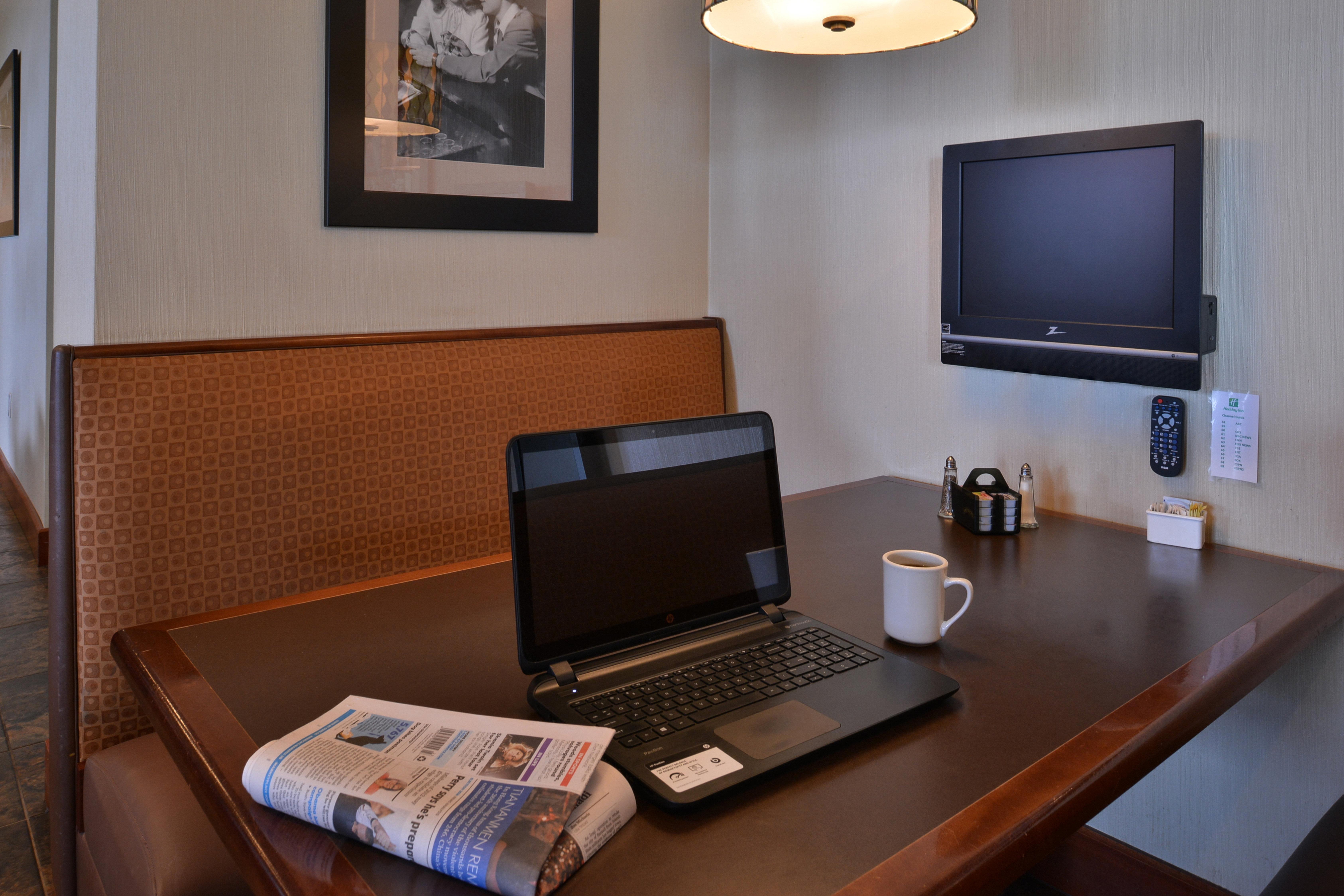 Holiday Inn Madison At The American Center By Ihg Exteriör bild