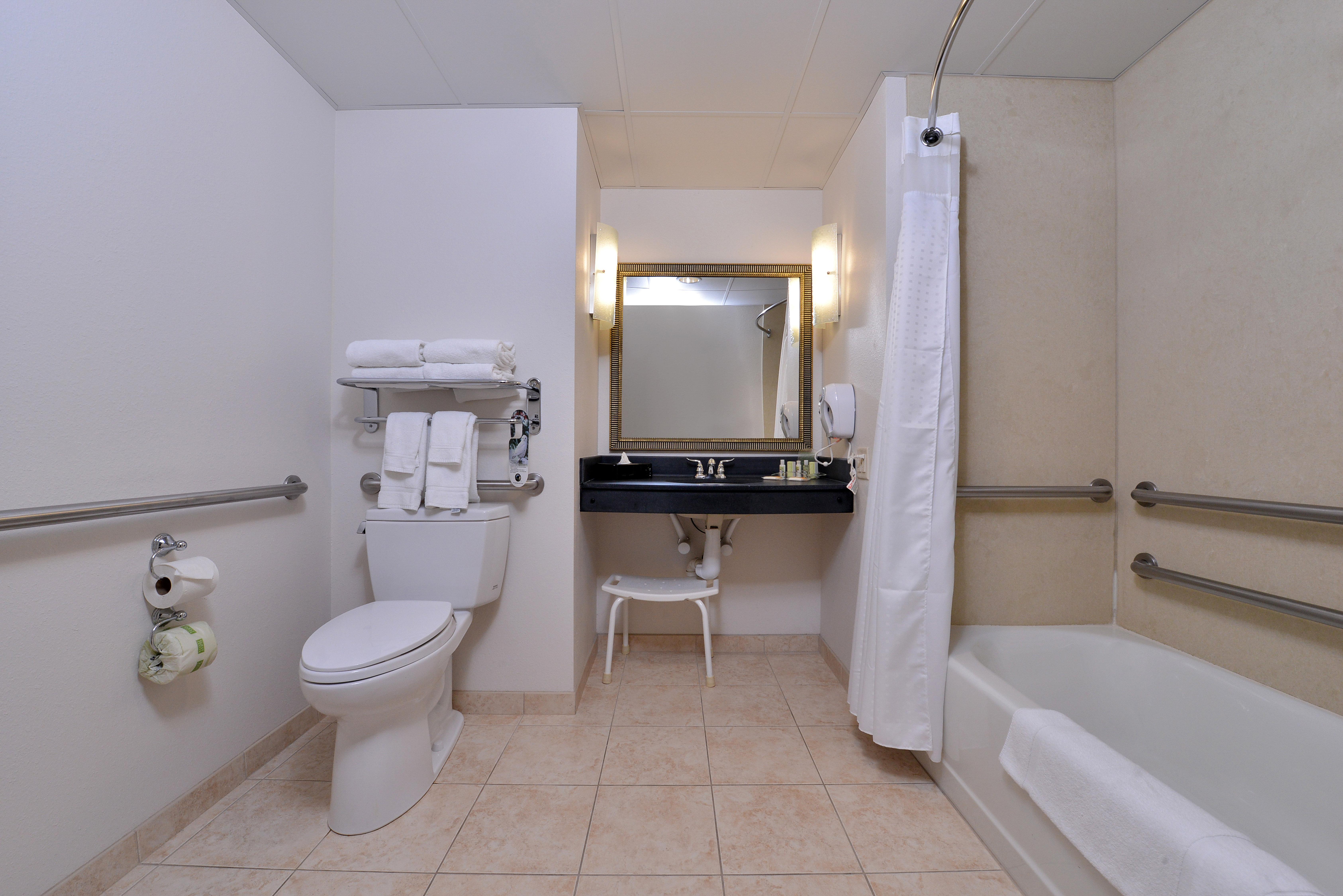 Holiday Inn Madison At The American Center By Ihg Exteriör bild
