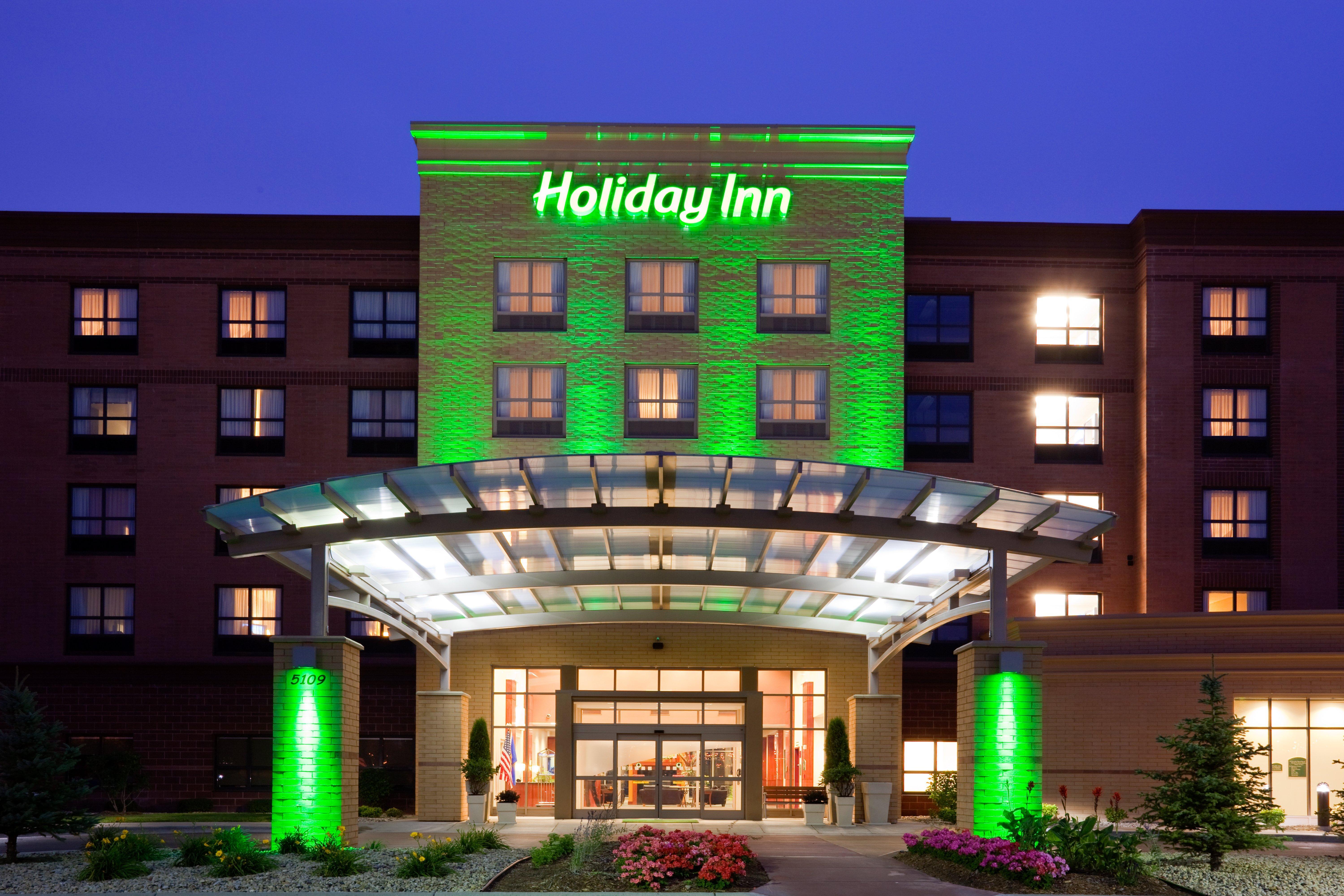Holiday Inn Madison At The American Center By Ihg Exteriör bild